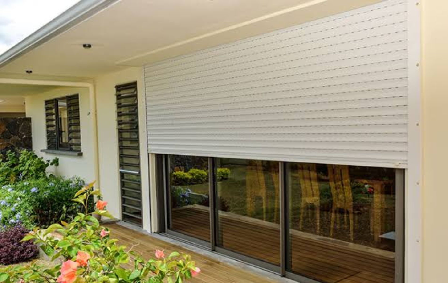 Roller Shutter Stuck After Cold Weather? Common Fixes